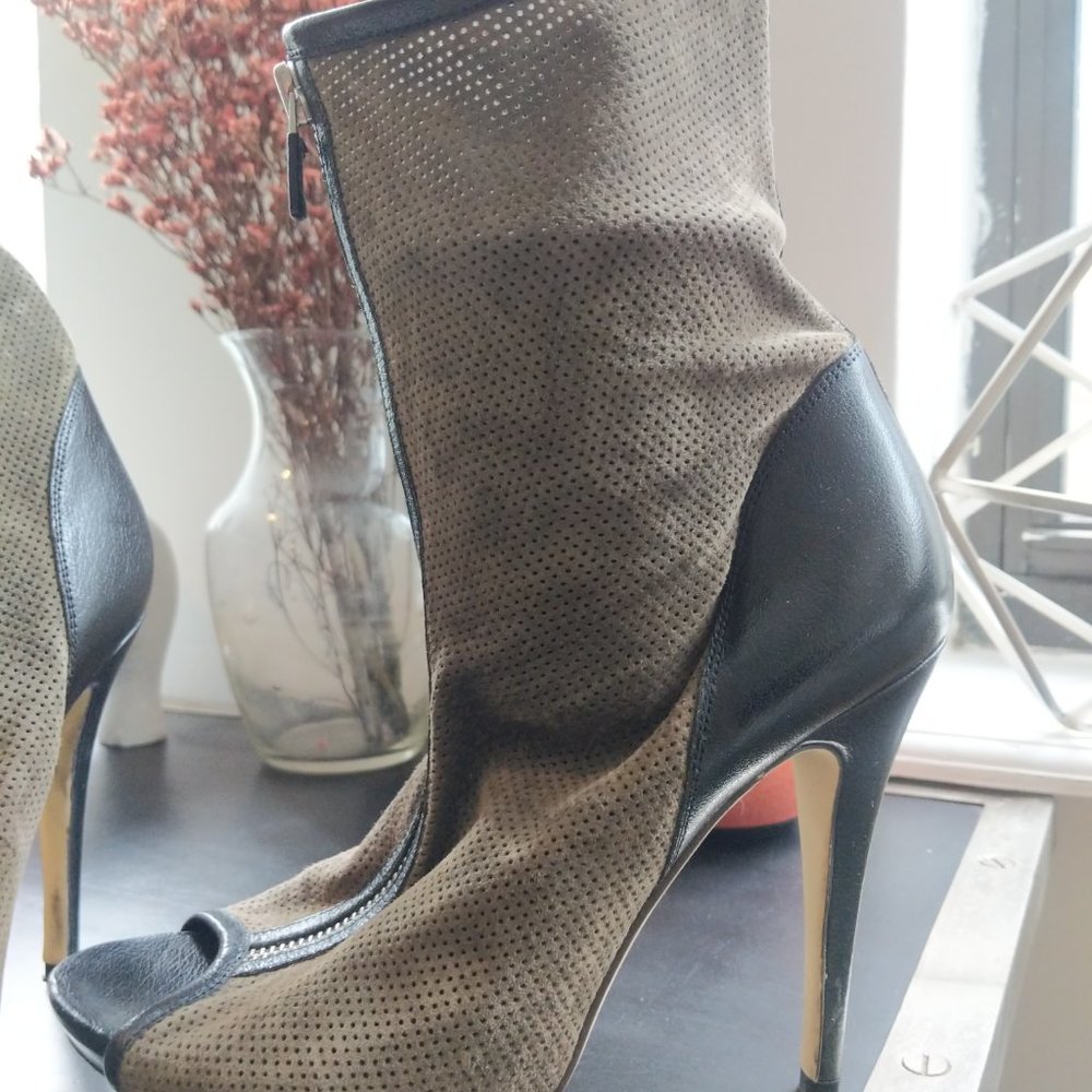 Cute Kathryn Amberleigh Booties ! View 2